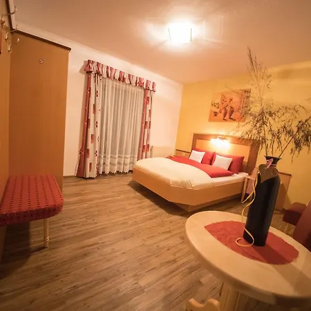 Hotel Garni Wolfgang 3*