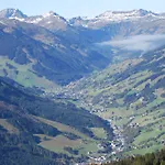 فندق Garni Wolfgang 3*